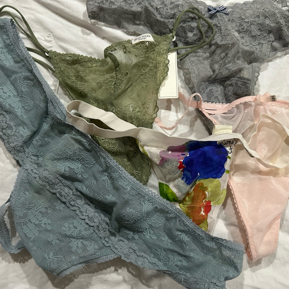 New Gilly Hicks string thong lace Lace Holister Panties Undies Women’s Med